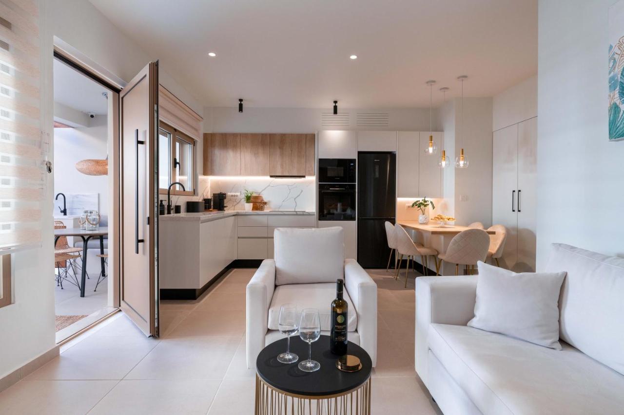 Mariann Premium Suites Лардос Екстериор снимка