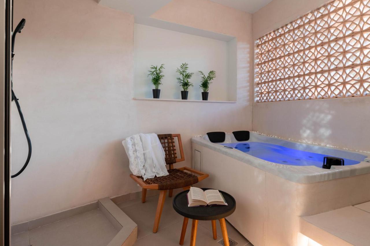 Mariann Premium Suites Лардос Екстериор снимка