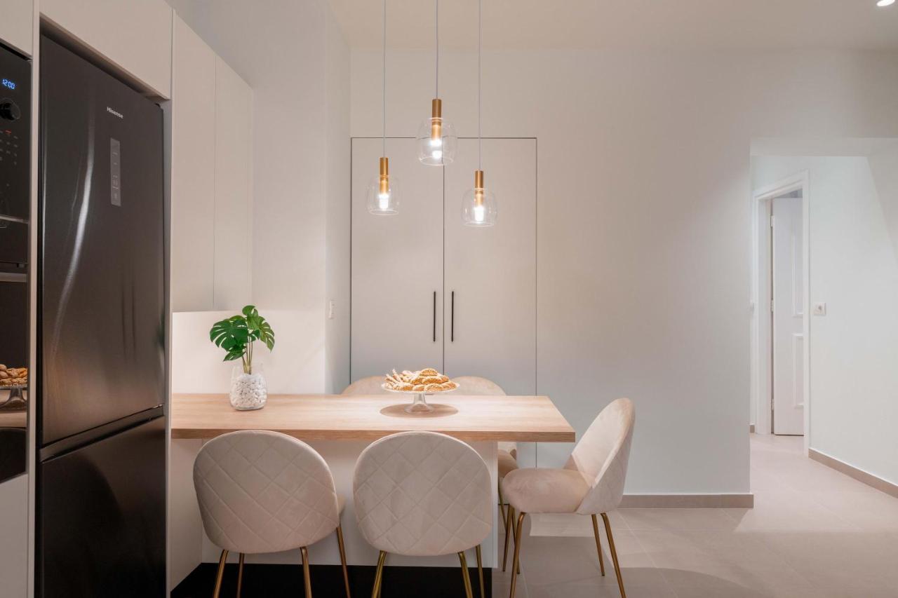 Mariann Premium Suites Лардос Екстериор снимка