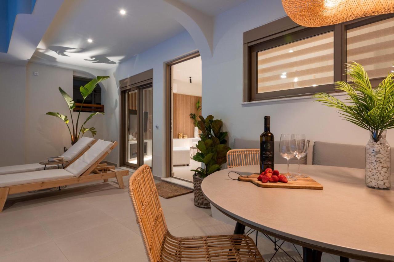 Mariann Premium Suites Лардос Екстериор снимка